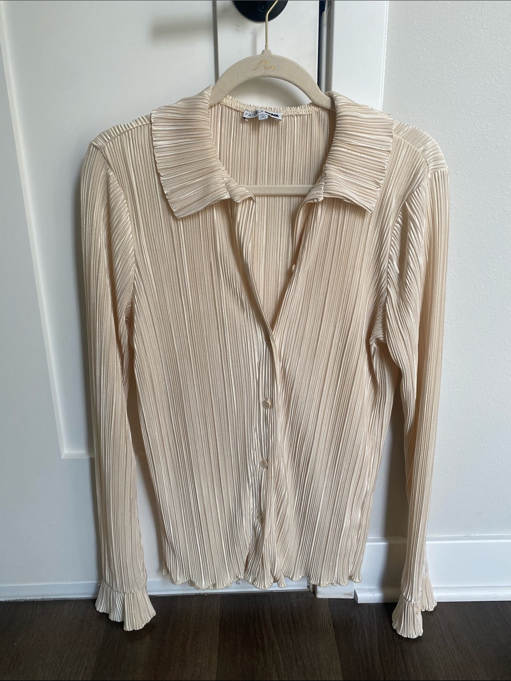 Fashion Nova ivory pleated/fluted Long-Sleeve Button Shirt - Women NWOT